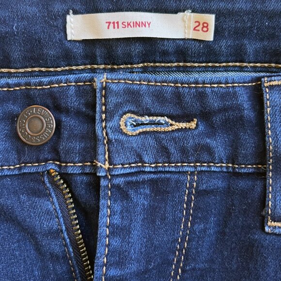 Levi's 711 Dark Wash Skinny Jeans - Picture 3 of 3